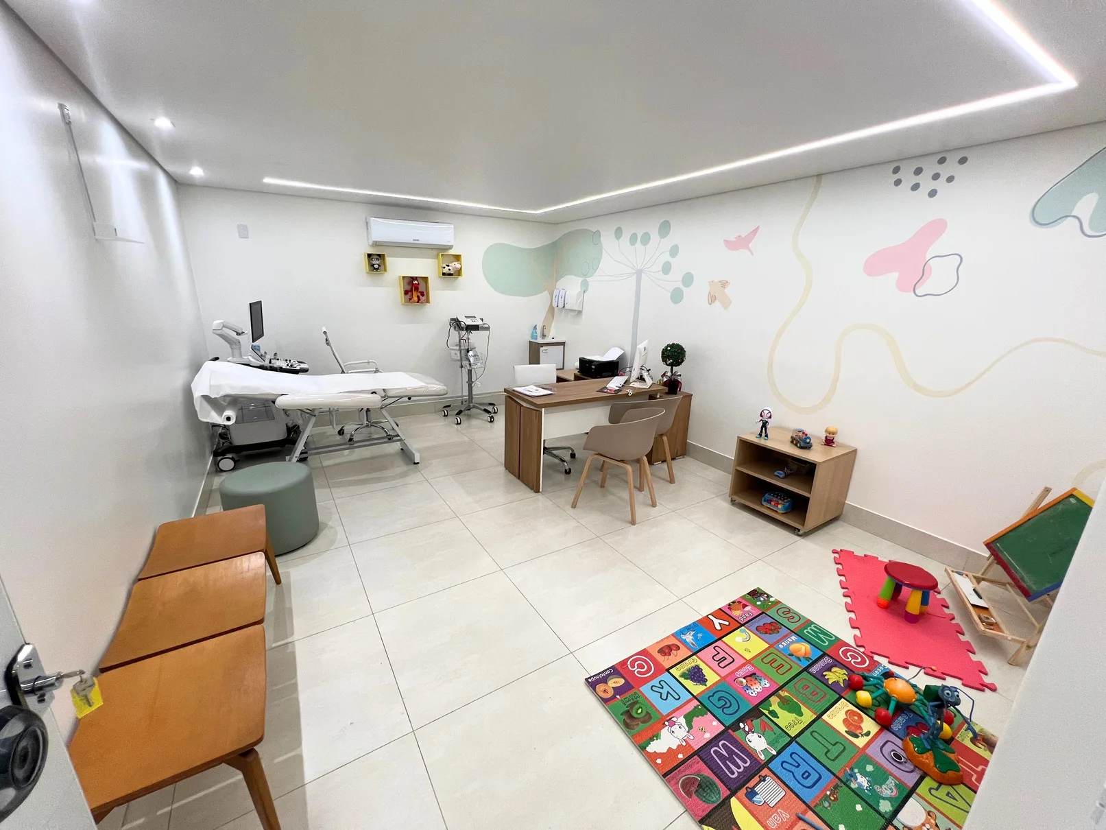 Ambiente hospitalar de atendimento pediátrico